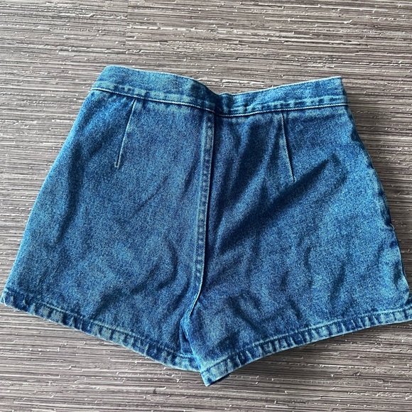 90s LA Blues Vintage Shorts - Picture 3 of 3